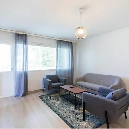 Convenient 2 Bedroom For 4 Apartment Espoo